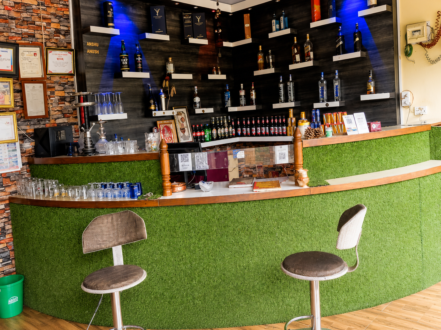 Reception & Lounge Area